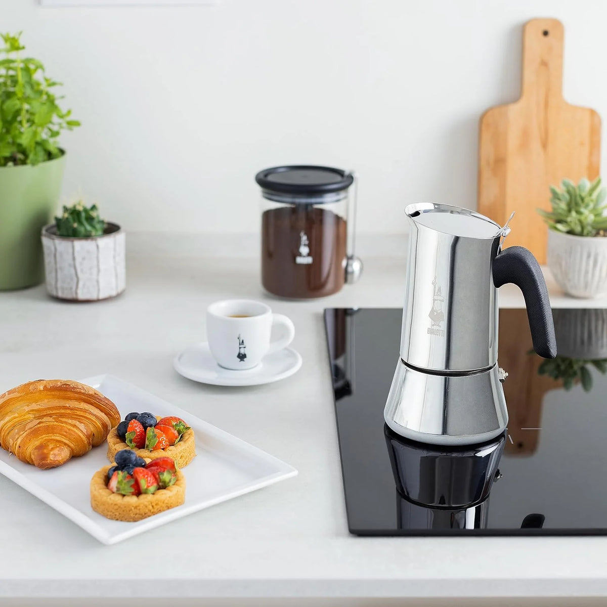 Bialetti Venus Induction Stovetop Espresso Maker – Stainless Steel Espresso Coffee Maker for All Cooktops, Including Induction, 10 Espresso Cups (15.5 oz), Silver